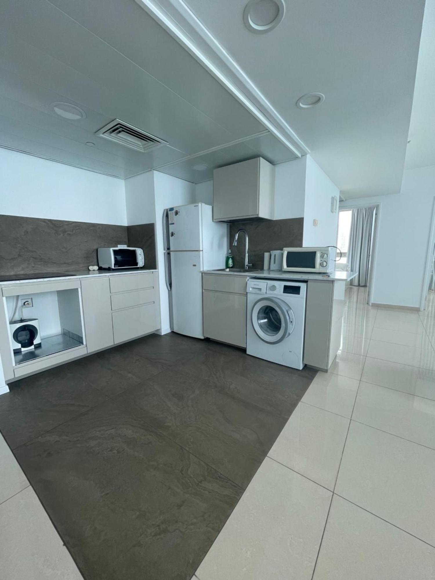 Netanya Seaview Aparthotel Luaran gambar